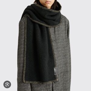 lemaire cocotte fluffy scarf dark blue /black